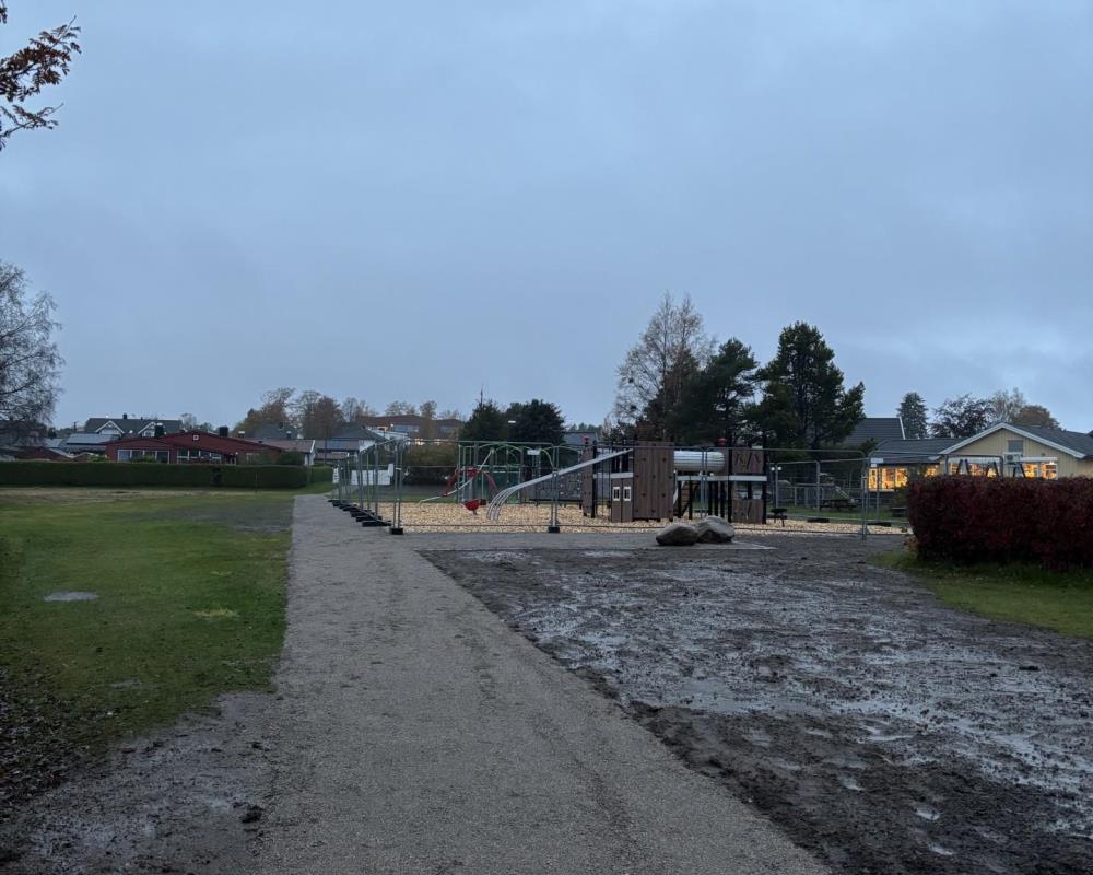 Lenke til artikkel: Lekeplassen i Laskenparken er ferdig!