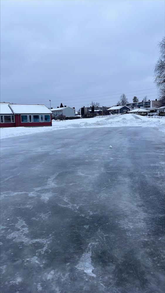 Islagt område.  - Klikk for stort bilde