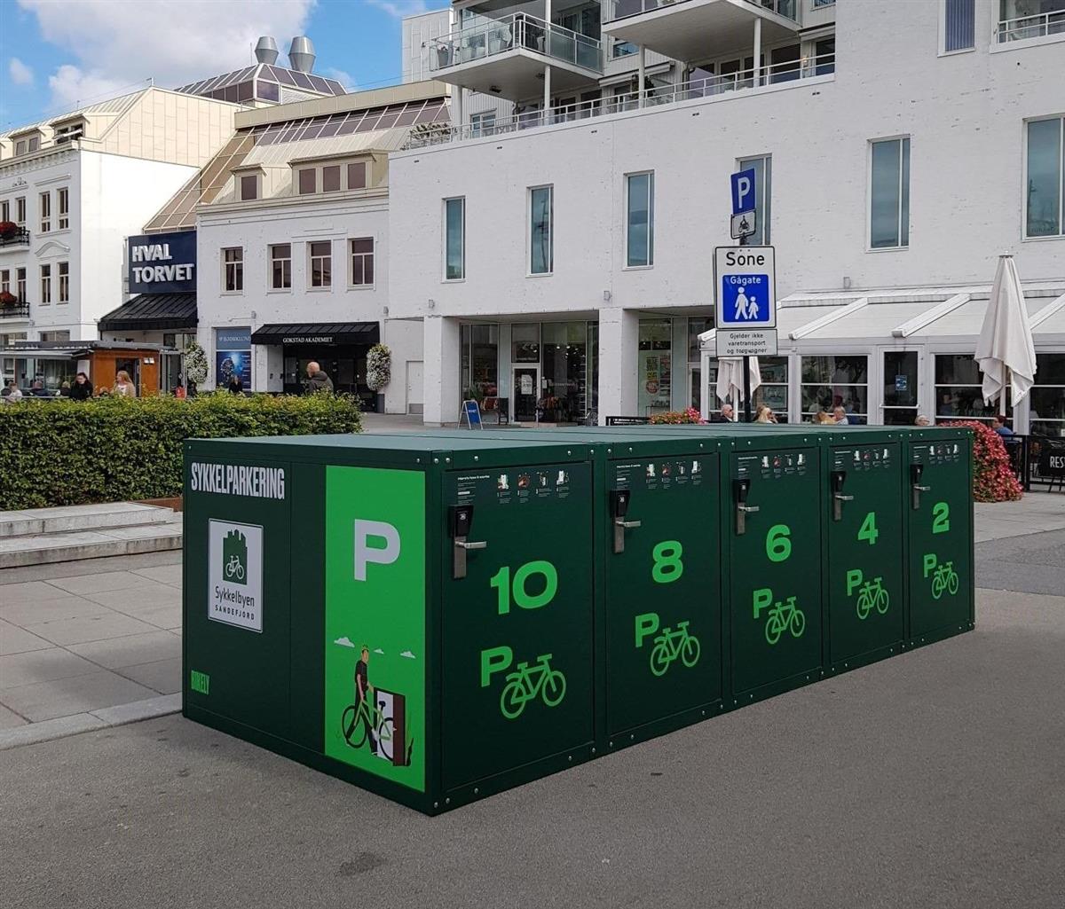 Sykkelparkering i Sandefjord sentrum. - Klikk for stort bilde