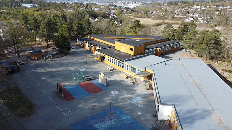 Dronefoto skolebygg