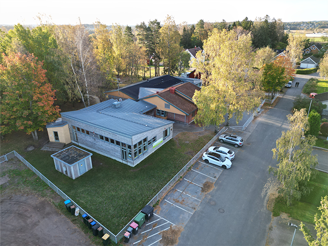 Dronefoto skolebygg